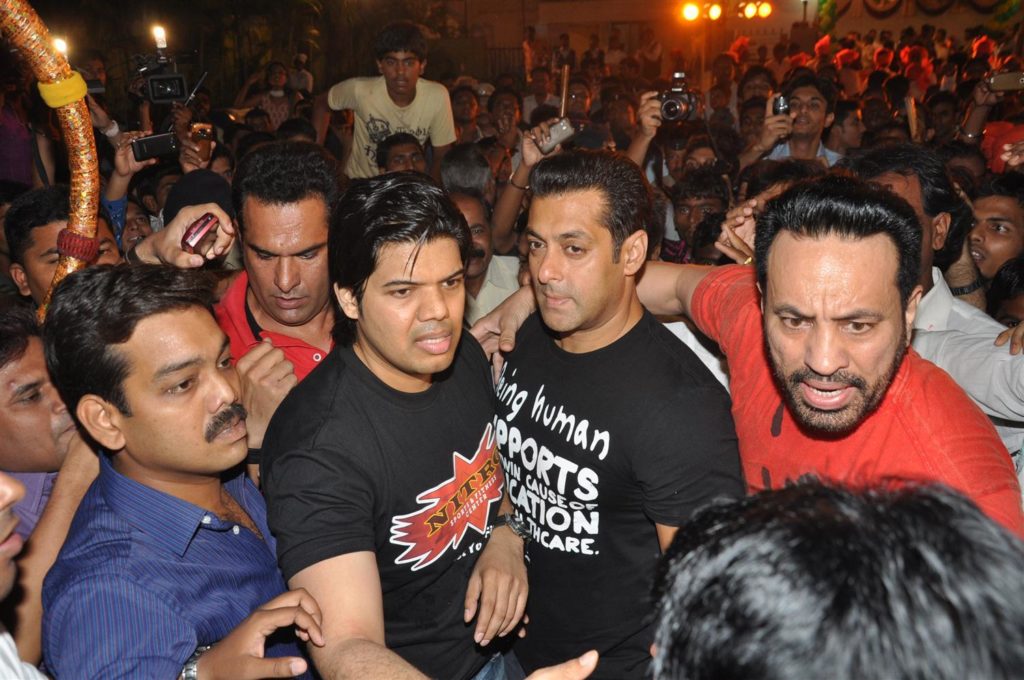 Salman Khan Crazy crowd