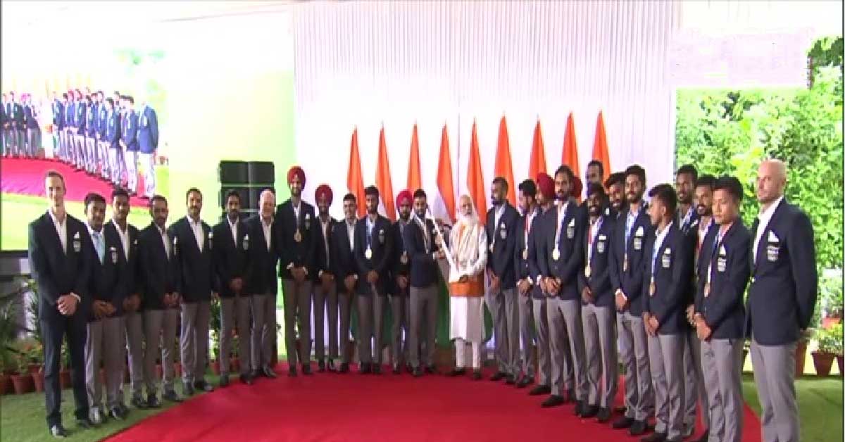 PM Modi with Olympic Team