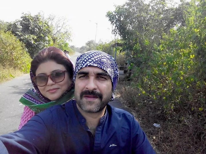 pankaj tripathi with wife