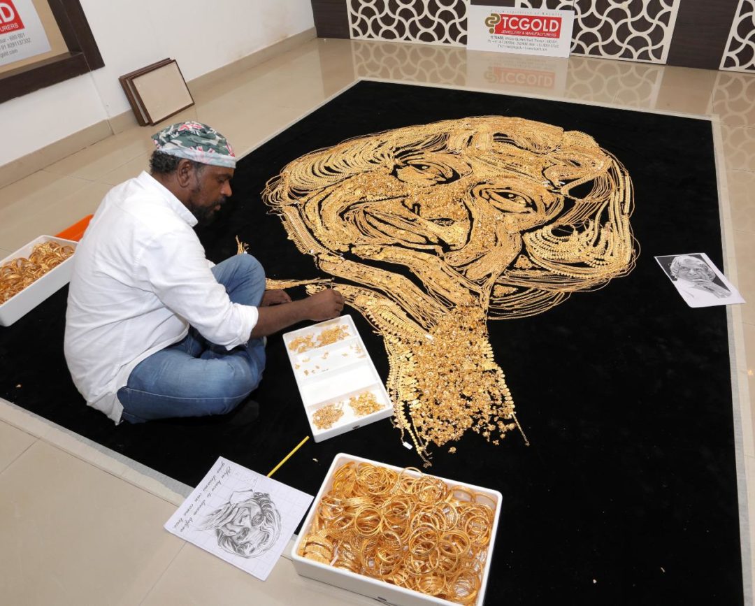 Kerala based artist Davinchi Suresh