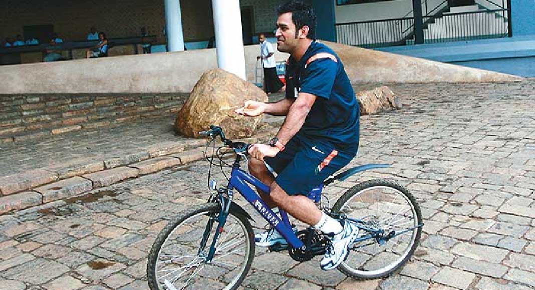 ms dhoni cycling