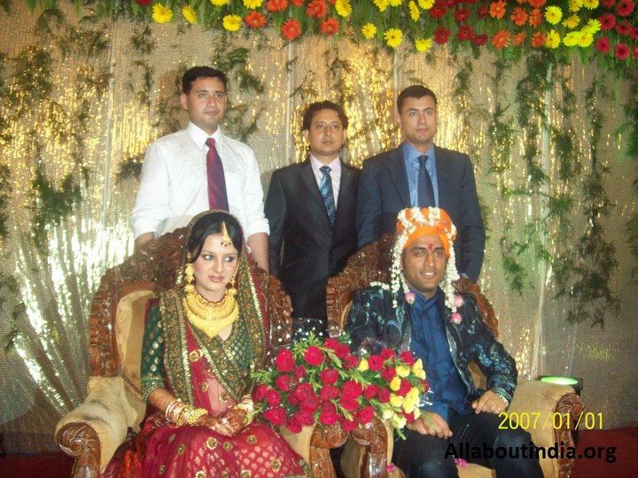 ms dhoni sakshi family 6