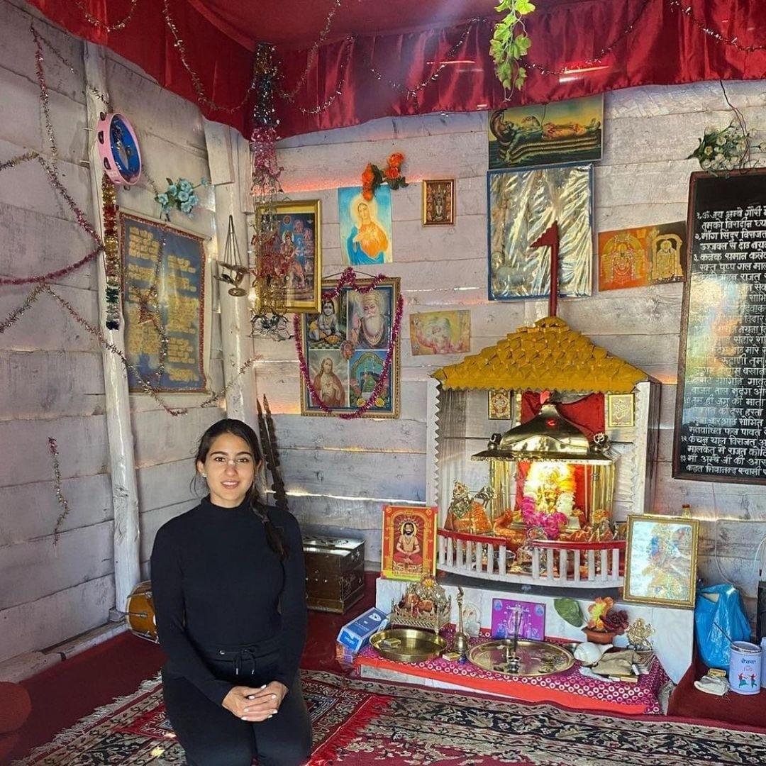 sara ali khan at temple