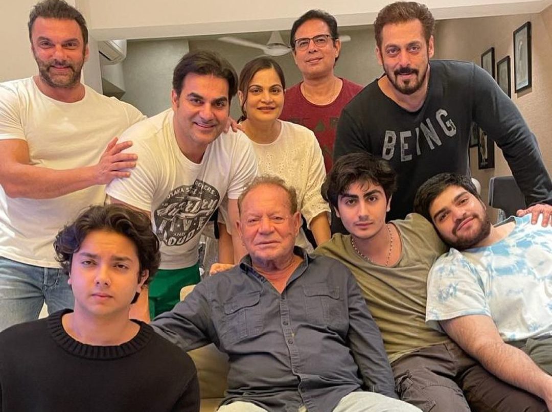 Salman Khan Family Photo 1