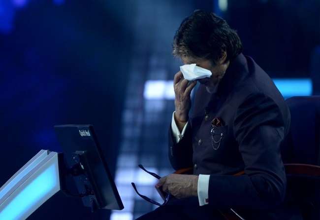 Amitabh Bachchan Crying at kbc 2