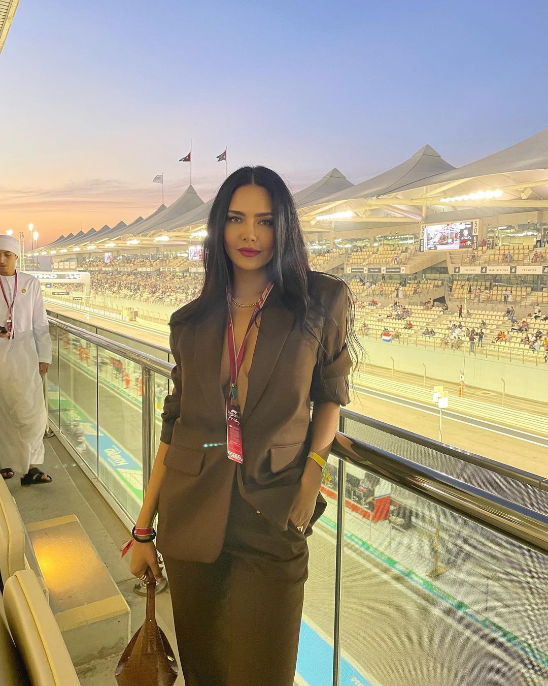 Esha Gupta Oops Moment Formula One 2