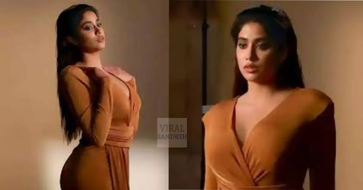 Janhvi Kapoor open her dress on camera 1