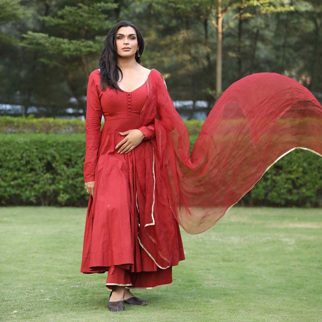 Saisha Shinde Design Gown Harnaaz Sandhu 2
