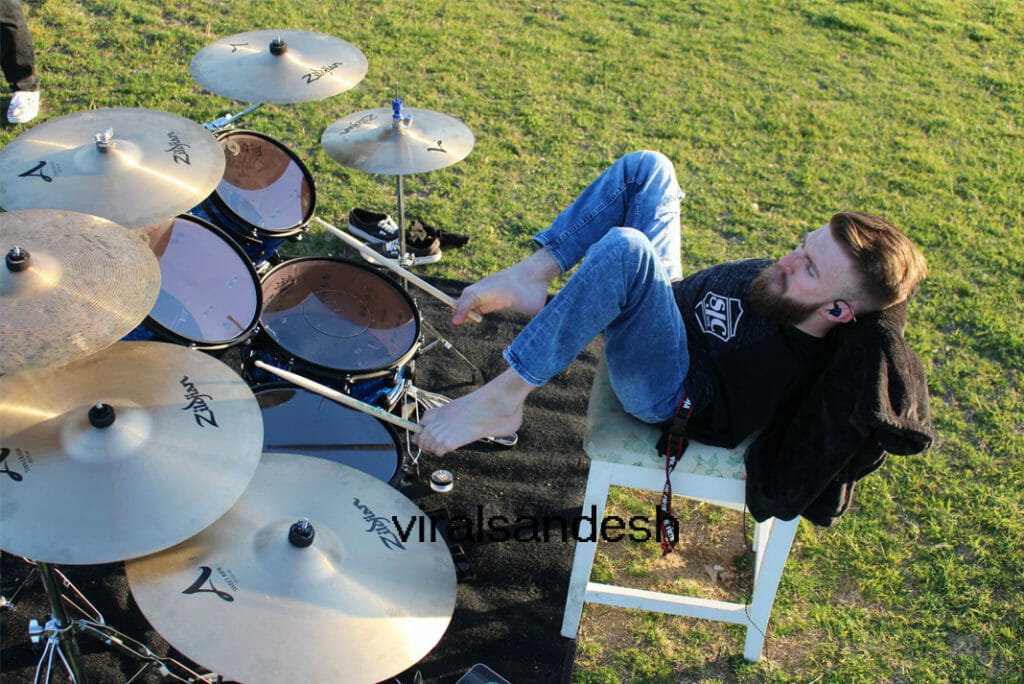 Daniel Potts drums with legs 4