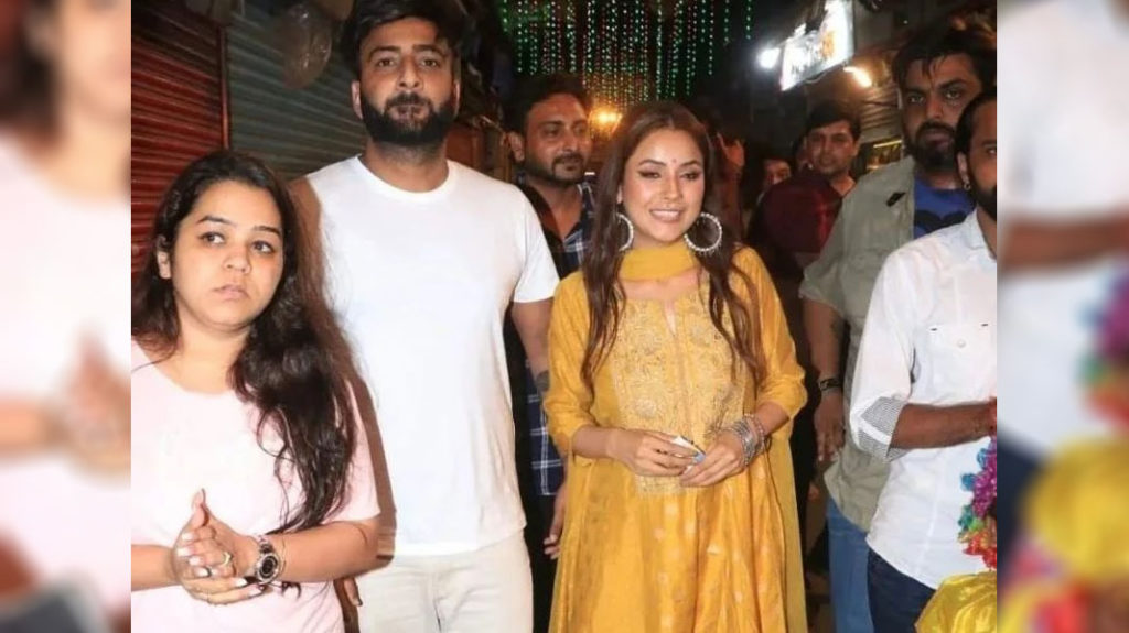 Shehnaaz-Gill-visit-temple-with-siddharth-3