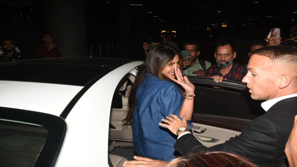 Priyanka Chopra Back to India 2