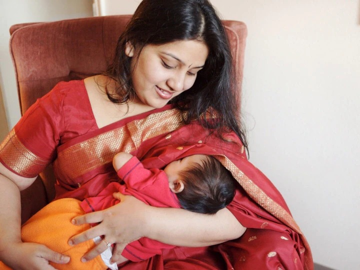 Alia Bhatt Breast Feadding Photo 1