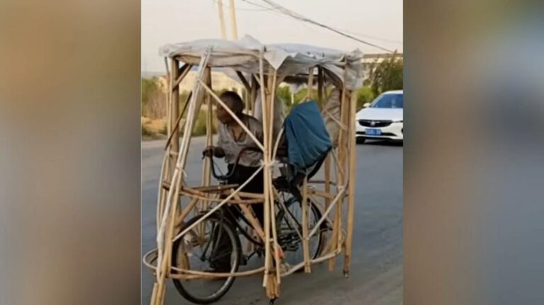 Man Designs Unique bicycle